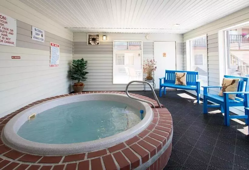 هتل Crosswinds Inn