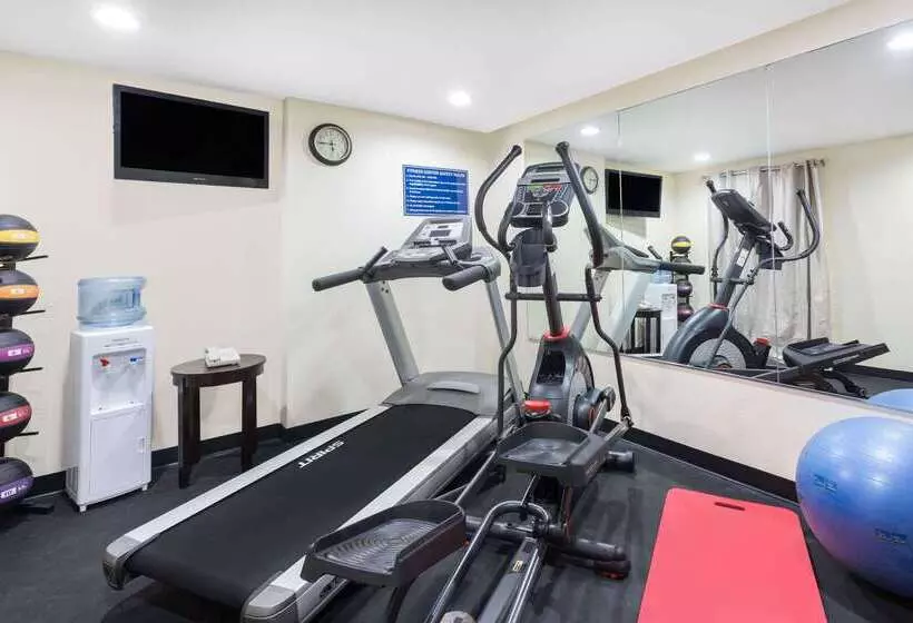 호텔 Days Inn By Wyndham Newberry South Carolina