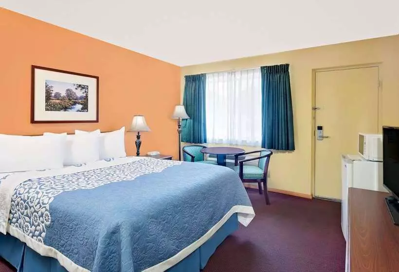 בית מלון כפרי Days Inn By Wyndham Waynesboro