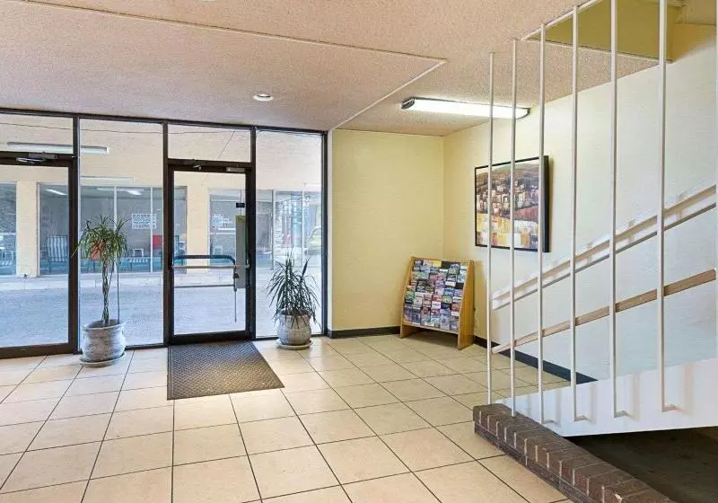 فندق Econo Lodge