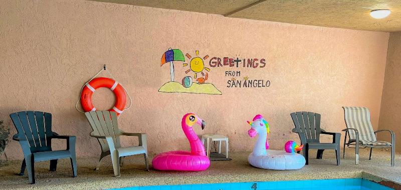 בית מלון כפרי Econo Lodge