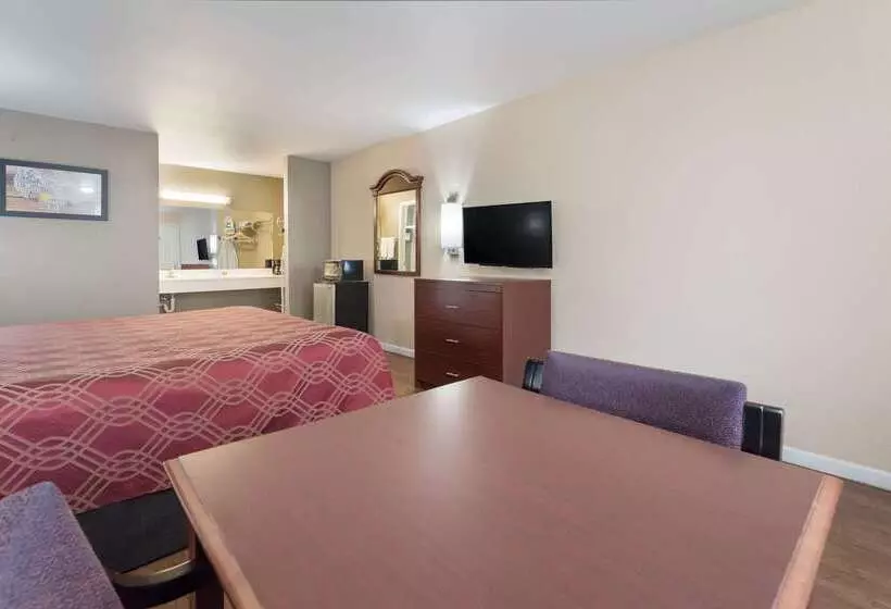Отель Econo Lodge