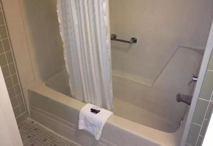 فندق Family Budget Inn Harrison