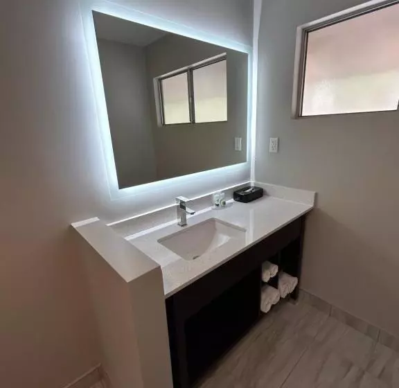 فندق Hillside Inn