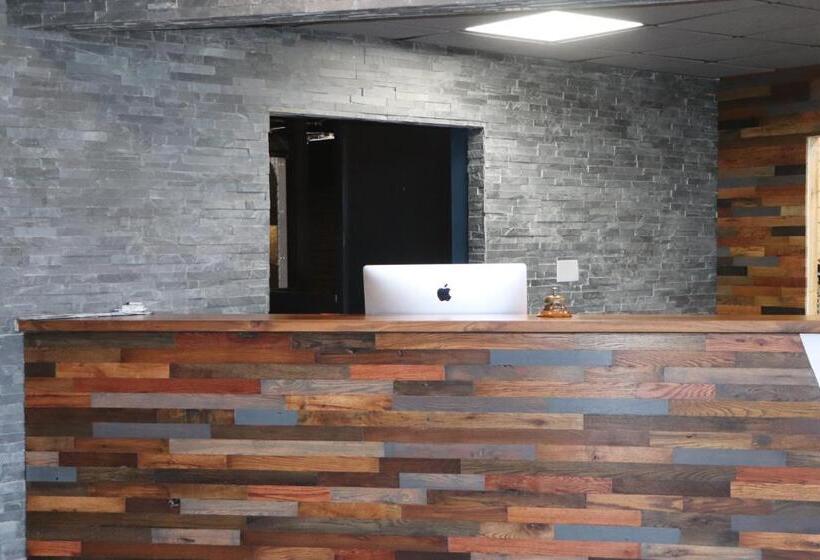 هتل Historic Cow Palace Inn