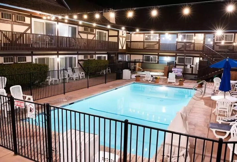 ホテル King Frederik Inn