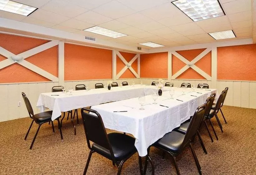 酒店 Magnuson Grand Pioneer Inn And Suites