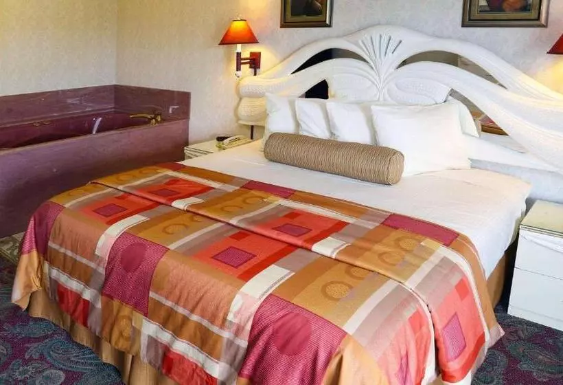 Magnuson Hotel Howell/brighton