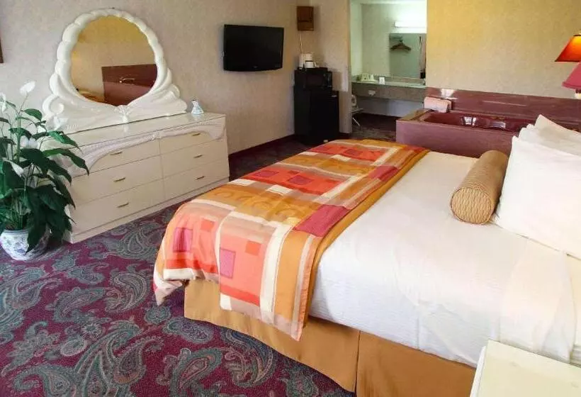 Magnuson Hotel Howell/brighton