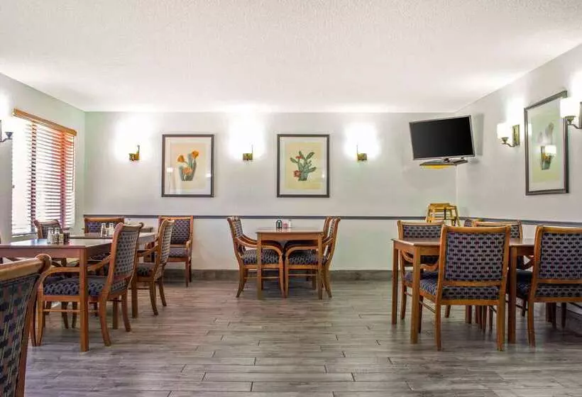 Отель Quality Inn Benson I10 Exit 304