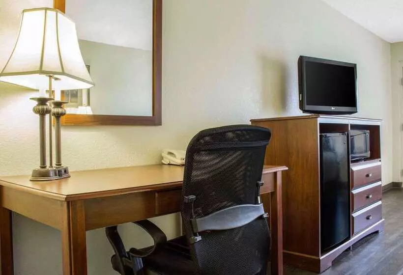Отель Quality Inn Benson I10 Exit 304