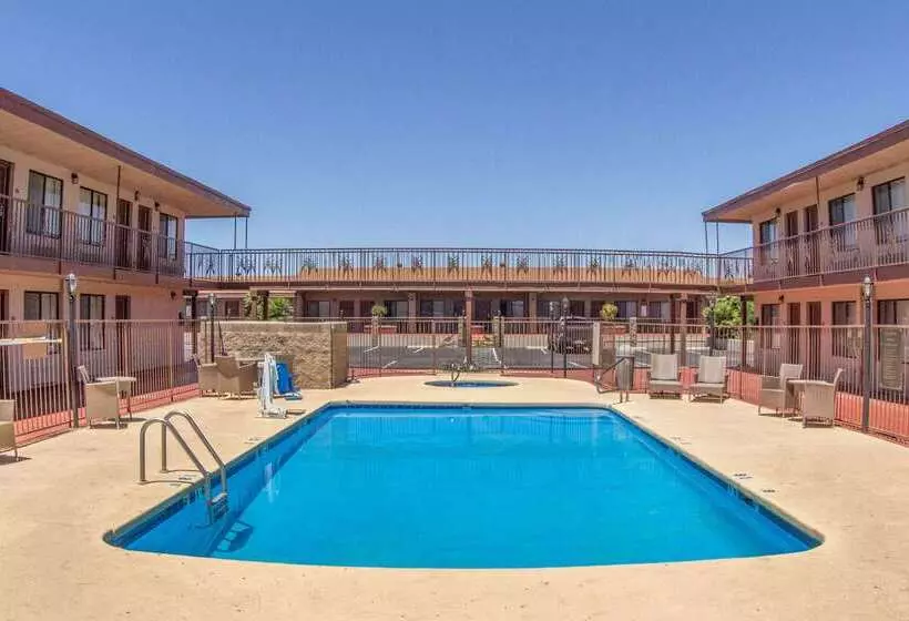 Отель Quality Inn Benson I10 Exit 304