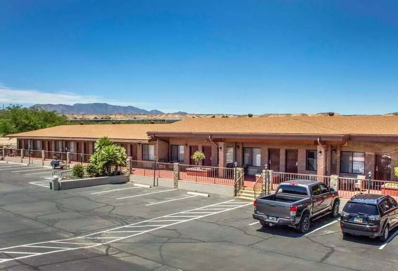 Отель Quality Inn Benson I10 Exit 304