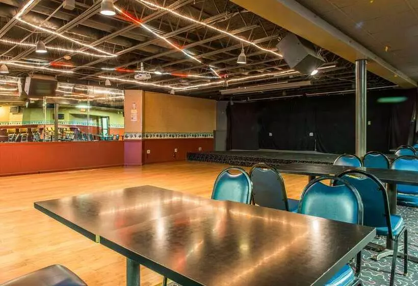 בית מלון כפרי Quality Inn & Suites