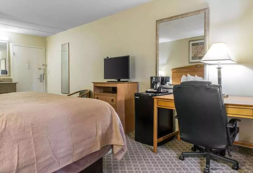 בית מלון כפרי Quality Inn & Suites