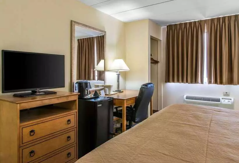 בית מלון כפרי Quality Inn & Suites