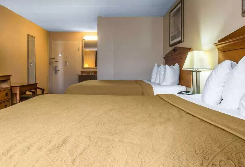 בית מלון כפרי Quality Inn & Suites