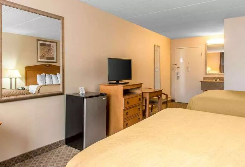 בית מלון כפרי Quality Inn & Suites