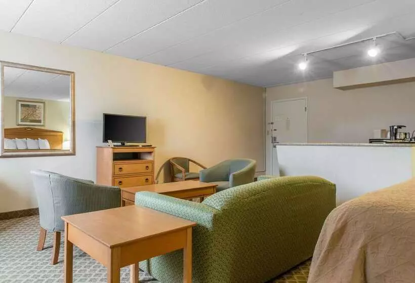 בית מלון כפרי Quality Inn & Suites