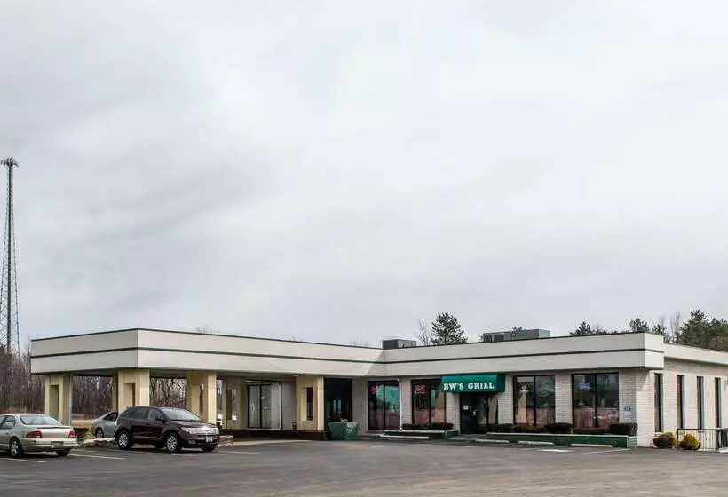 בית מלון כפרי Quality Inn & Suites