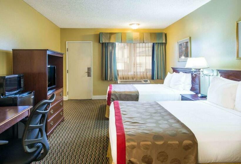 هتل Radisson West Sacramento