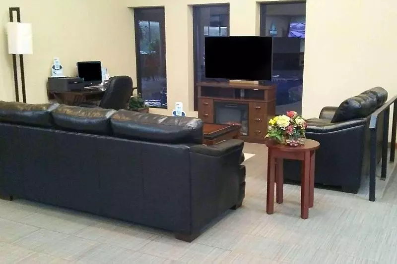 Отель Travelodge By Wyndham Enid