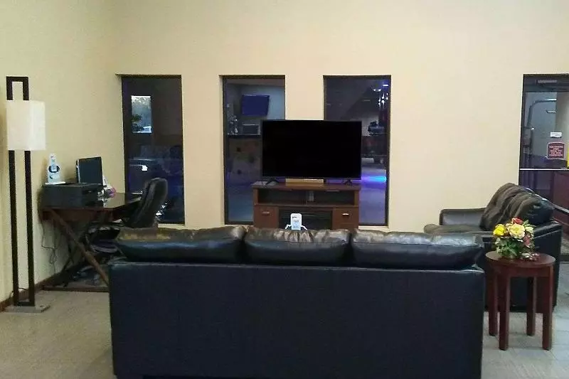 Отель Travelodge By Wyndham Enid