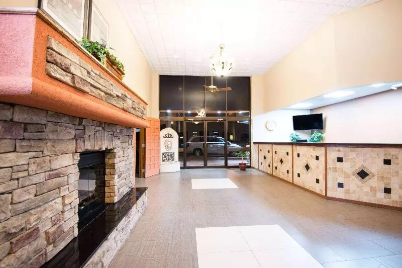 Отель Travelodge By Wyndham Enid