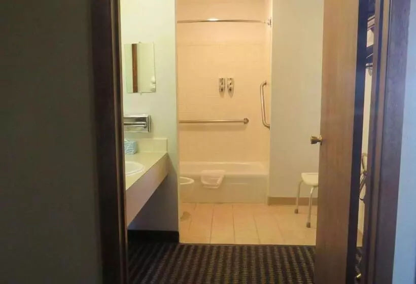 فندق Travelodge By Wyndham Stratton