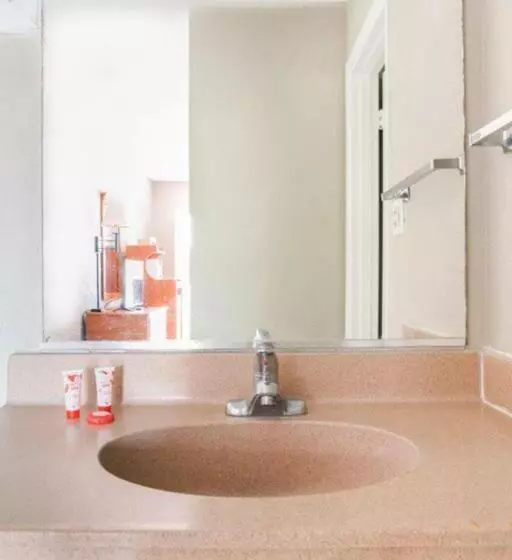 OYO Hotel Mustang Silverspring FL