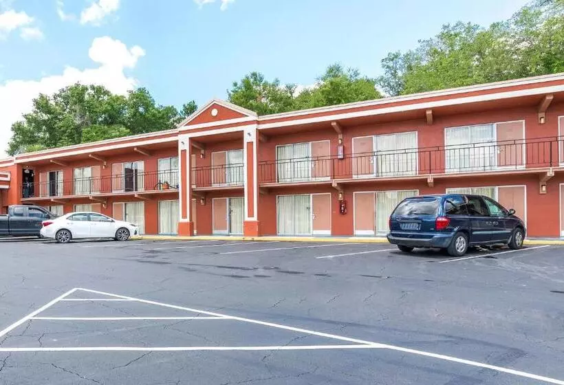 OYO Hotel Mustang Silverspring FL