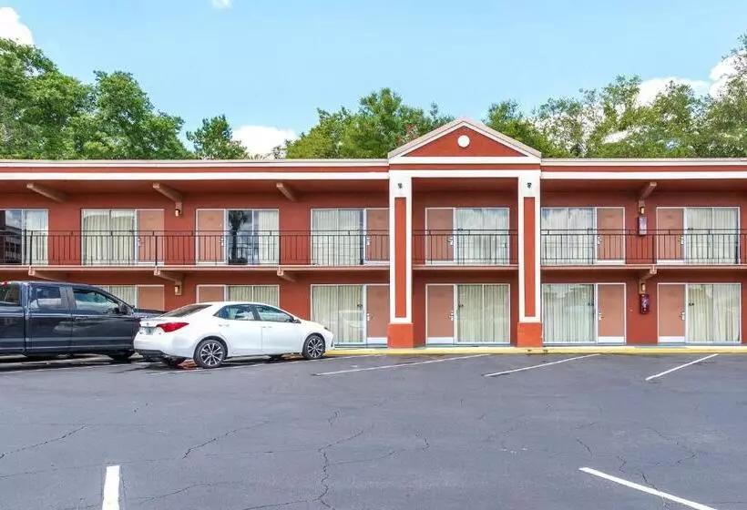 OYO Hotel Mustang Silverspring FL