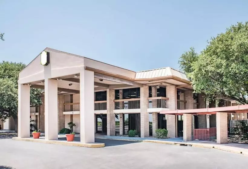 Republic Hotel Of Ozona