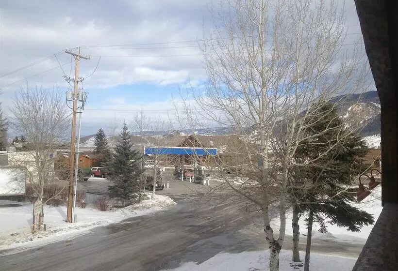 Cache Creek Motel