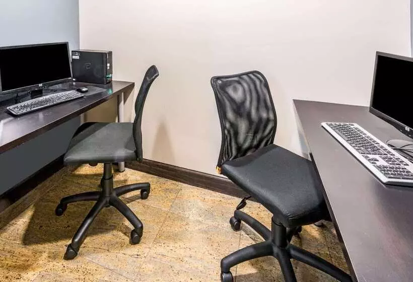 Отель Baymont By Wyndham Branford/new Haven