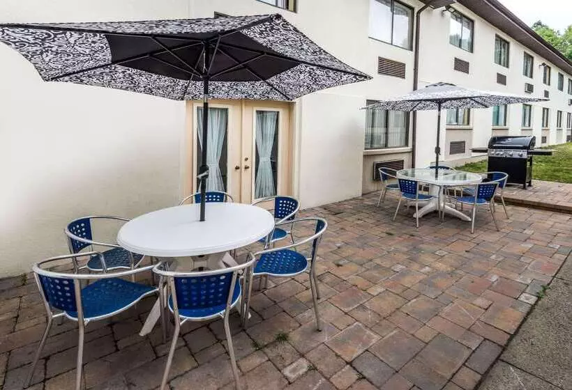 Отель Baymont By Wyndham Branford/new Haven