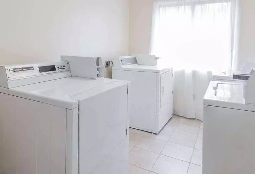 Отель Baymont By Wyndham Branford/new Haven