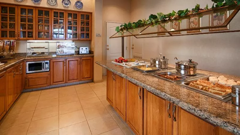 Otel Best Western Plus A Wayfarer S Inn & Suites