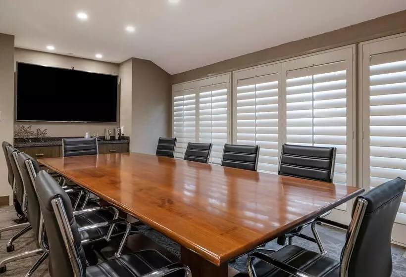 Best Western Plus Island Palms Hotel & Marina