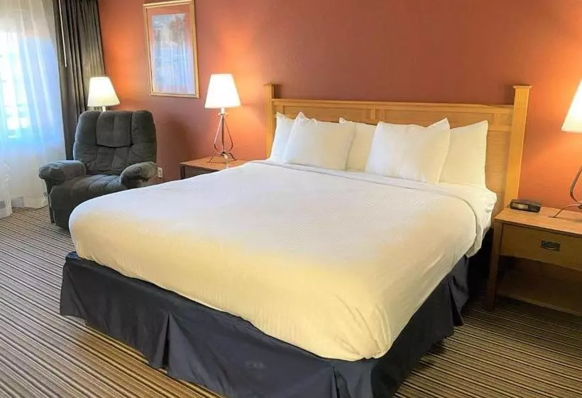 Crossroads Hotel And Event Center