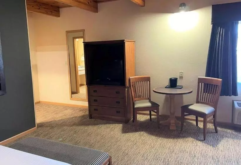 Crossroads Hotel And Event Center