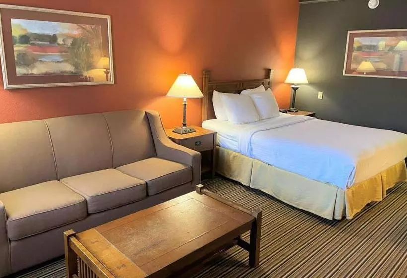 Crossroads Hotel And Event Center