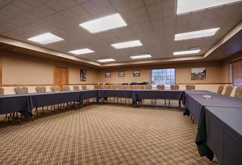 فندق Best Western University Inn