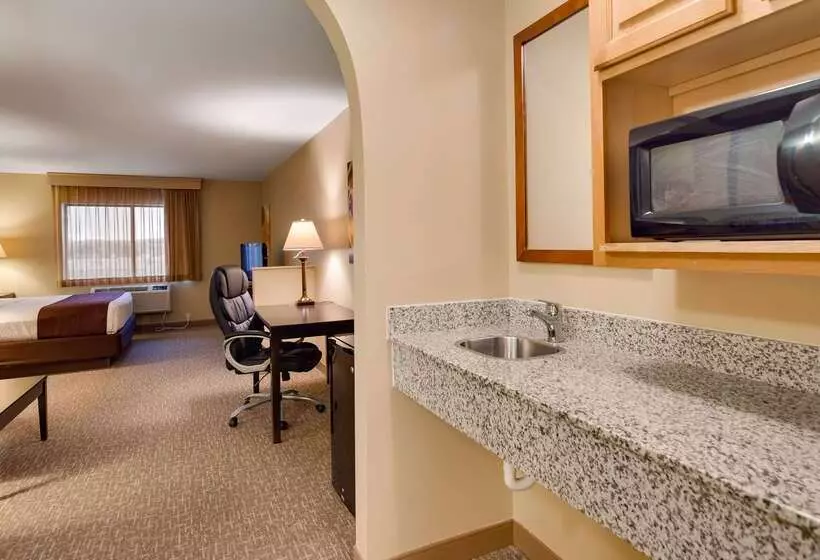 ホテル Best Western West Hills Inn