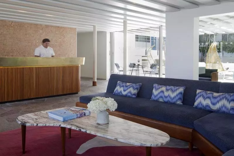 ホテル Beverly Laurel