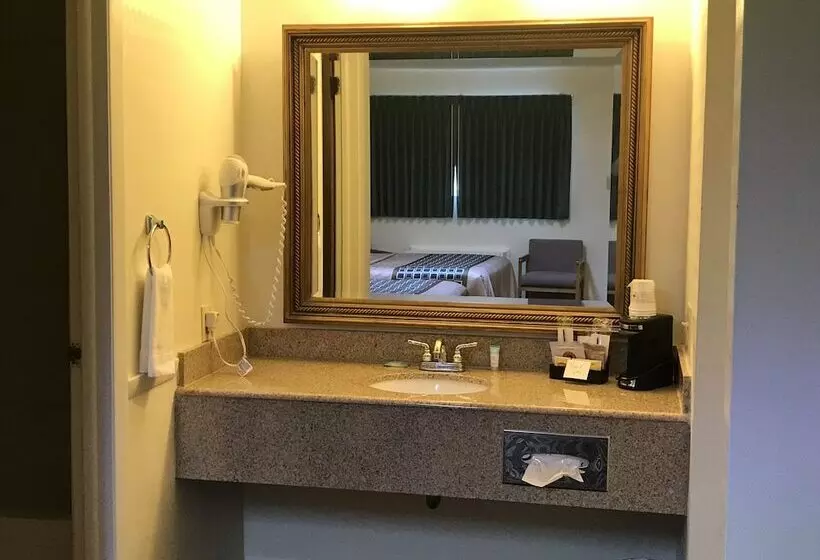 Отель Canyonlands Motor Inn