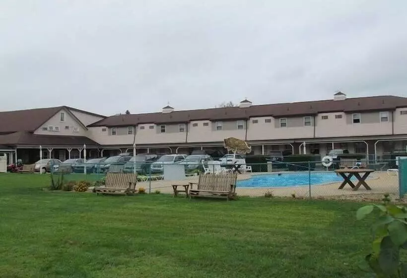 בית מלון כפרי Cherry Lane Motor Inn
