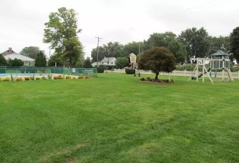 בית מלון כפרי Cherry Lane Motor Inn