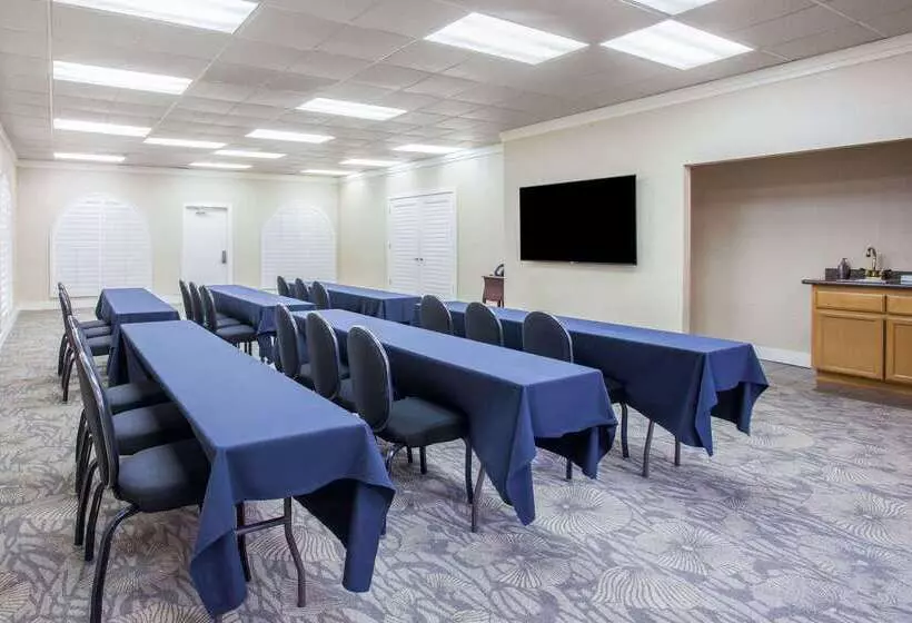 Days Inn By Wyndham San Diego Hotel Circle