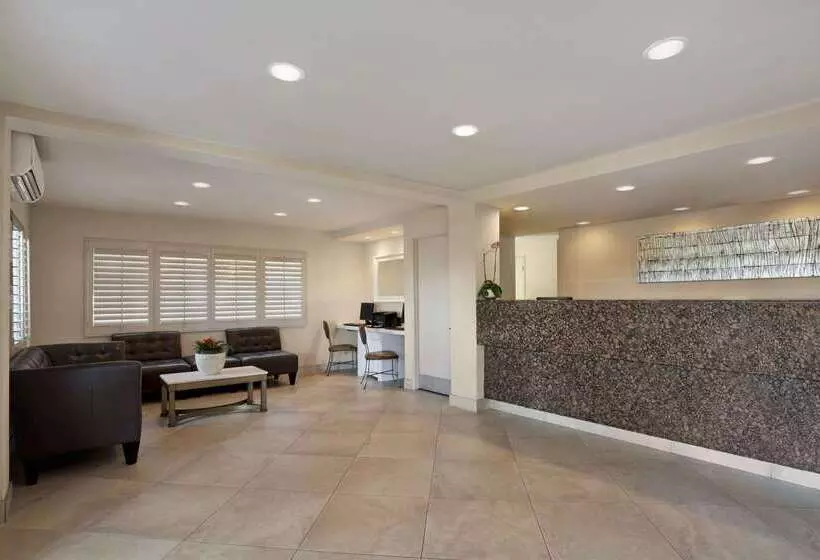 Days Inn By Wyndham San Diego Hotel Circle